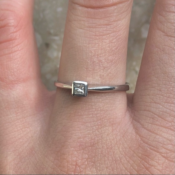 Princess Diamond White Gold Bezel Vintage Solitaire Ring - Picture 9 of 13